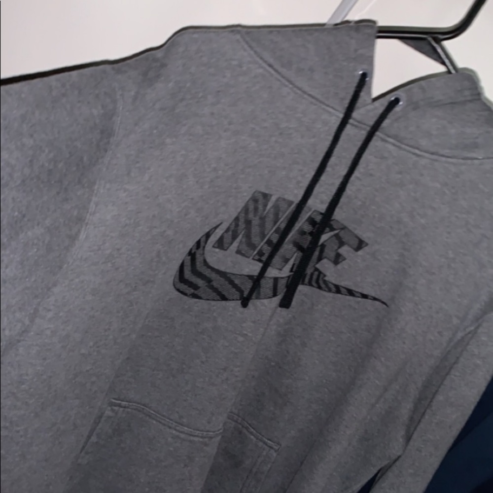 Gray Nike Sweatshirt